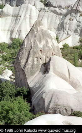 Photographs of Cappadocia, including cave dwellings, cave cities, the village of Cavusin, and the Derrent Valley.