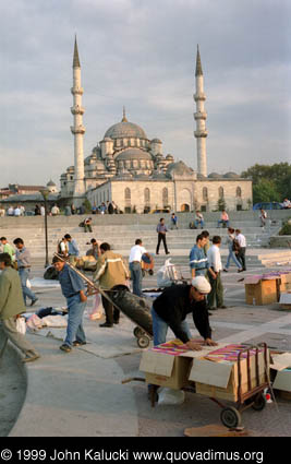 Photographs of various scenes around Instanbul, Turkey.